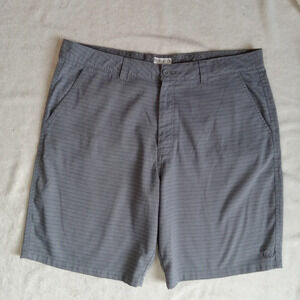 Hang Ten A California Classic Gray & Black Stripe Shorts size 40
